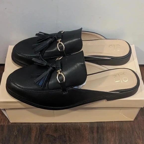 YOKI Women's Tassled Mules - Picture 4 of 11